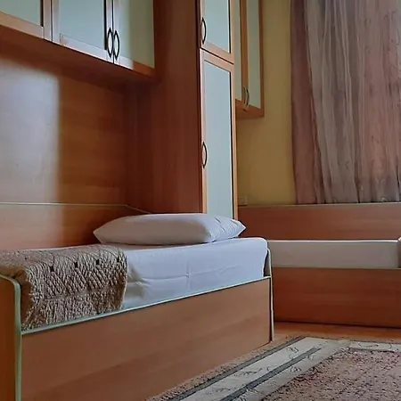 Enki's Guest house *