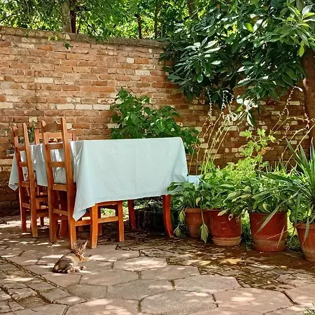Enki's Garden Pensión 4*