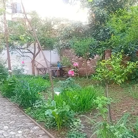 Pensión Enki's Garden 4*